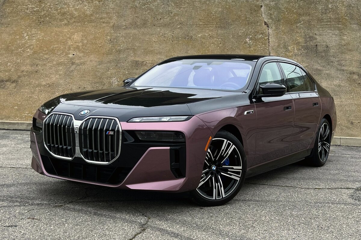 BMW i7 - Car Image